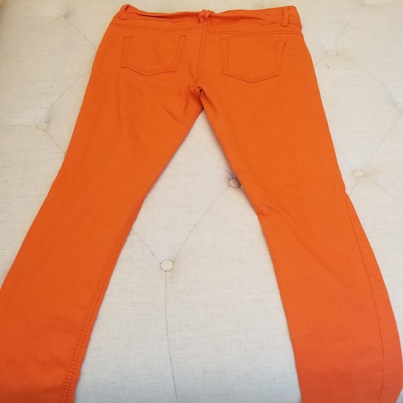 Jeand - Picture 2 of 2